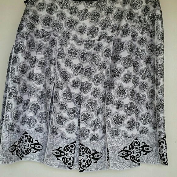 NEW White House Black Market SILK pleated skirt SZ 8 - Picture 6 of 9